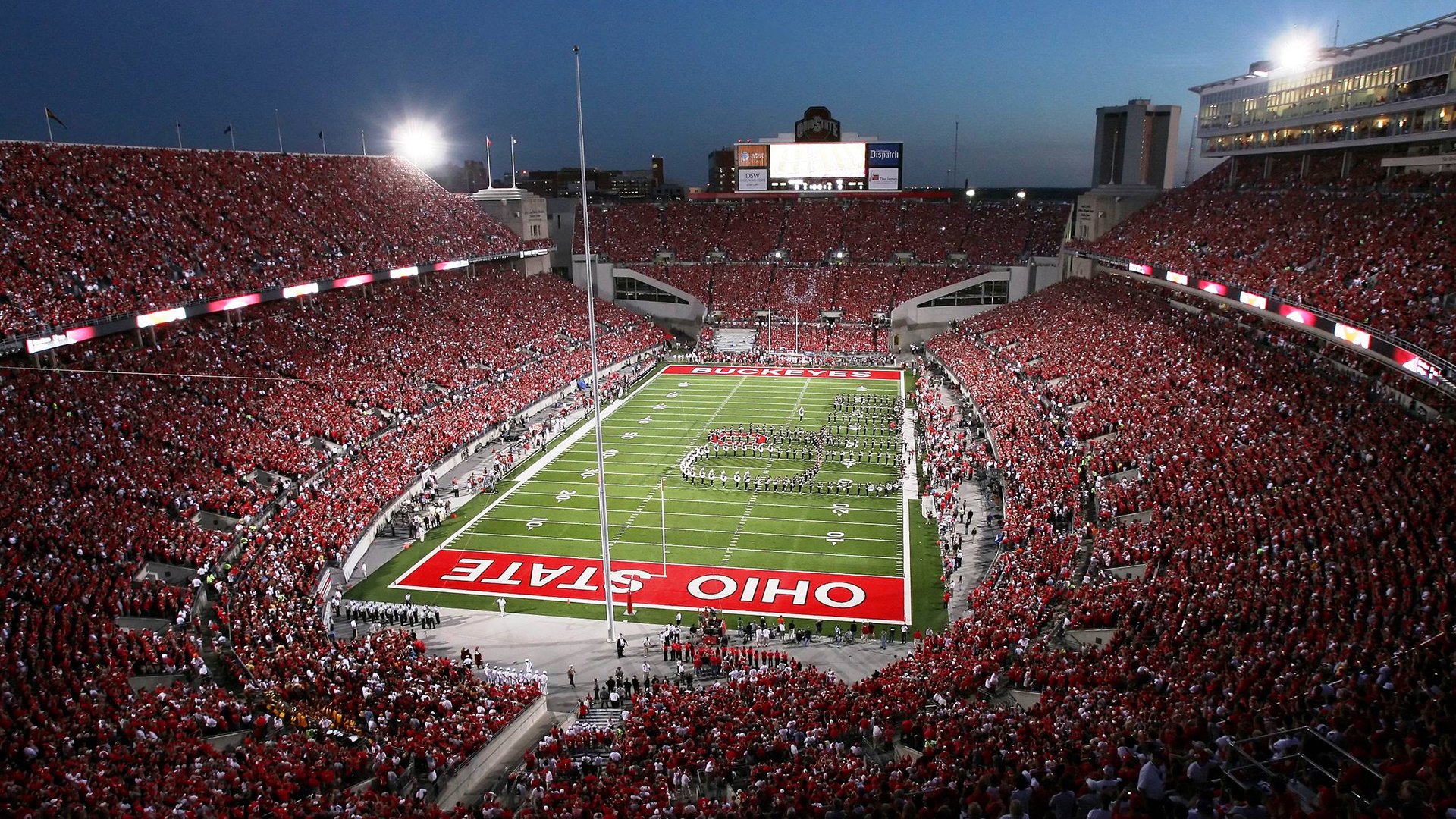 2026年世界综合格斗冠军赛 中量级统一战技惊裁判与观众